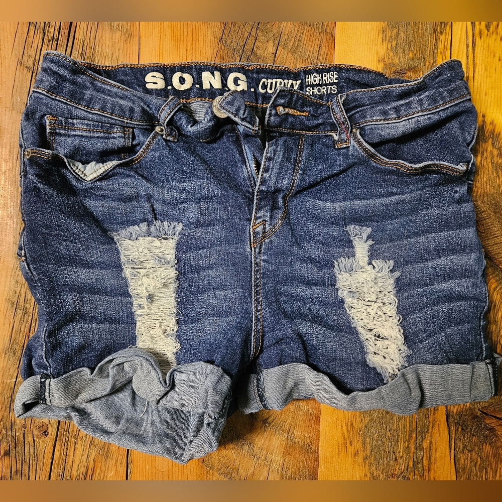 S.O.N.G. Jean shorts